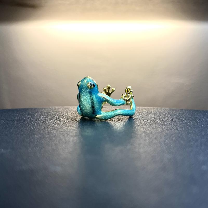 Lucky Leap Frog Ring