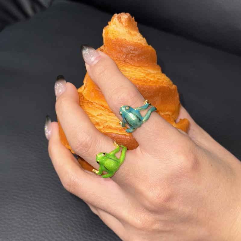 Lucky Leap Frog Ring