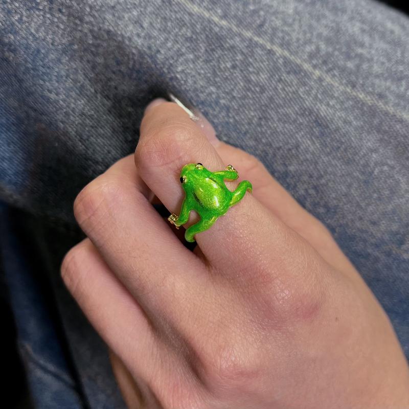 Lucky Leap Frog Ring