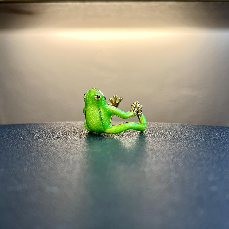 Lucky Leap Frog Ring